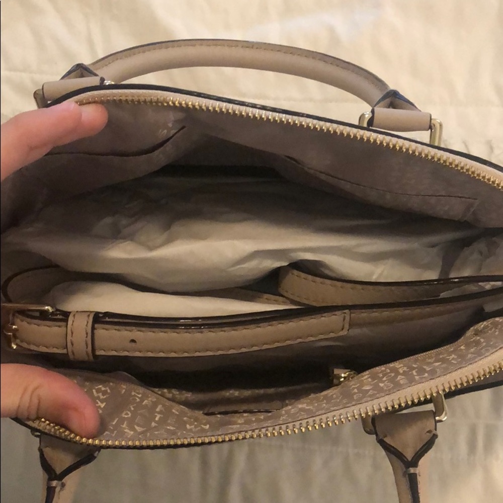 Purse - Picture 3 of 3